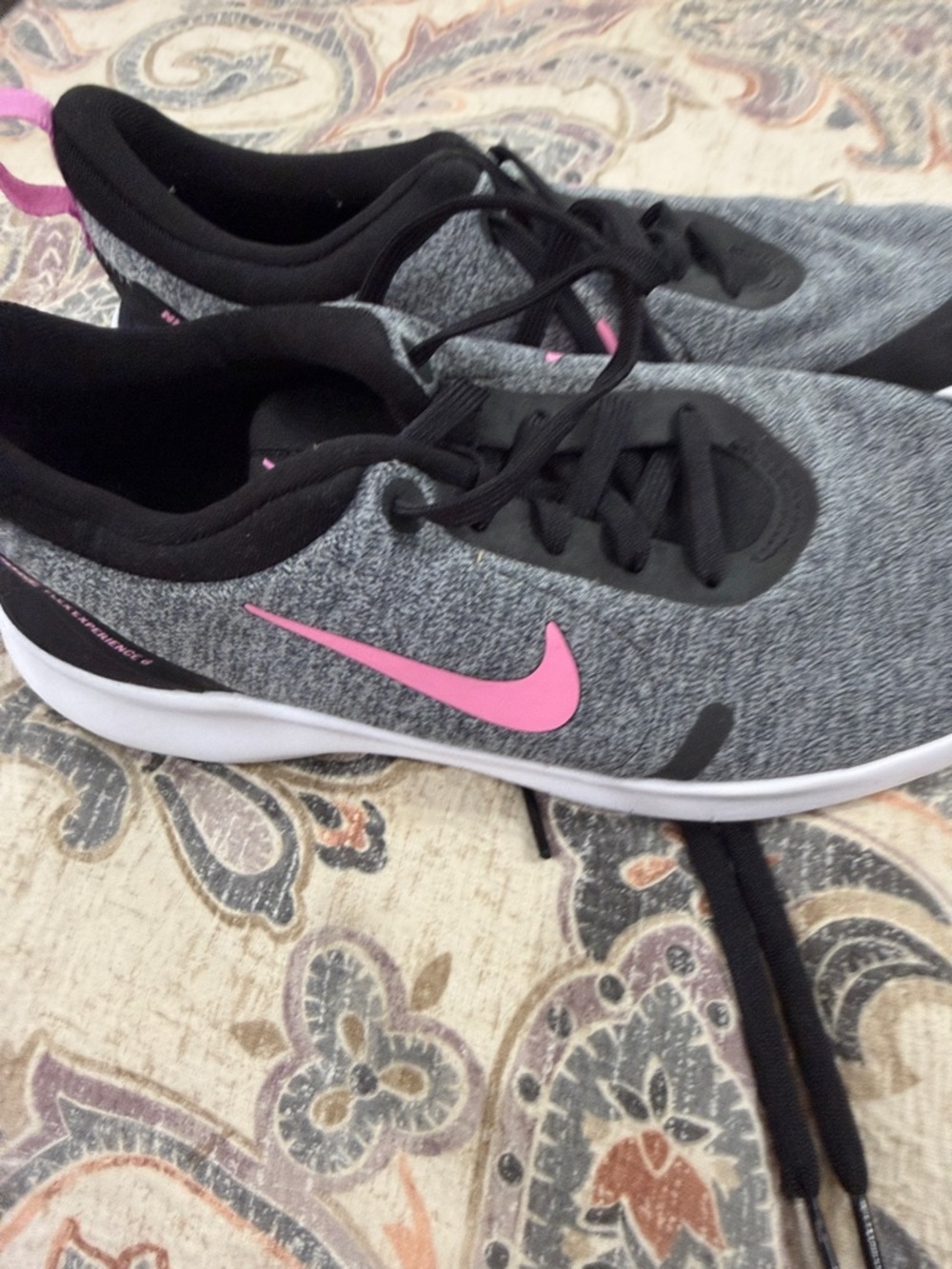 Nike Women's Gray Athletic Sneakers with Pink Swoosh 7.5